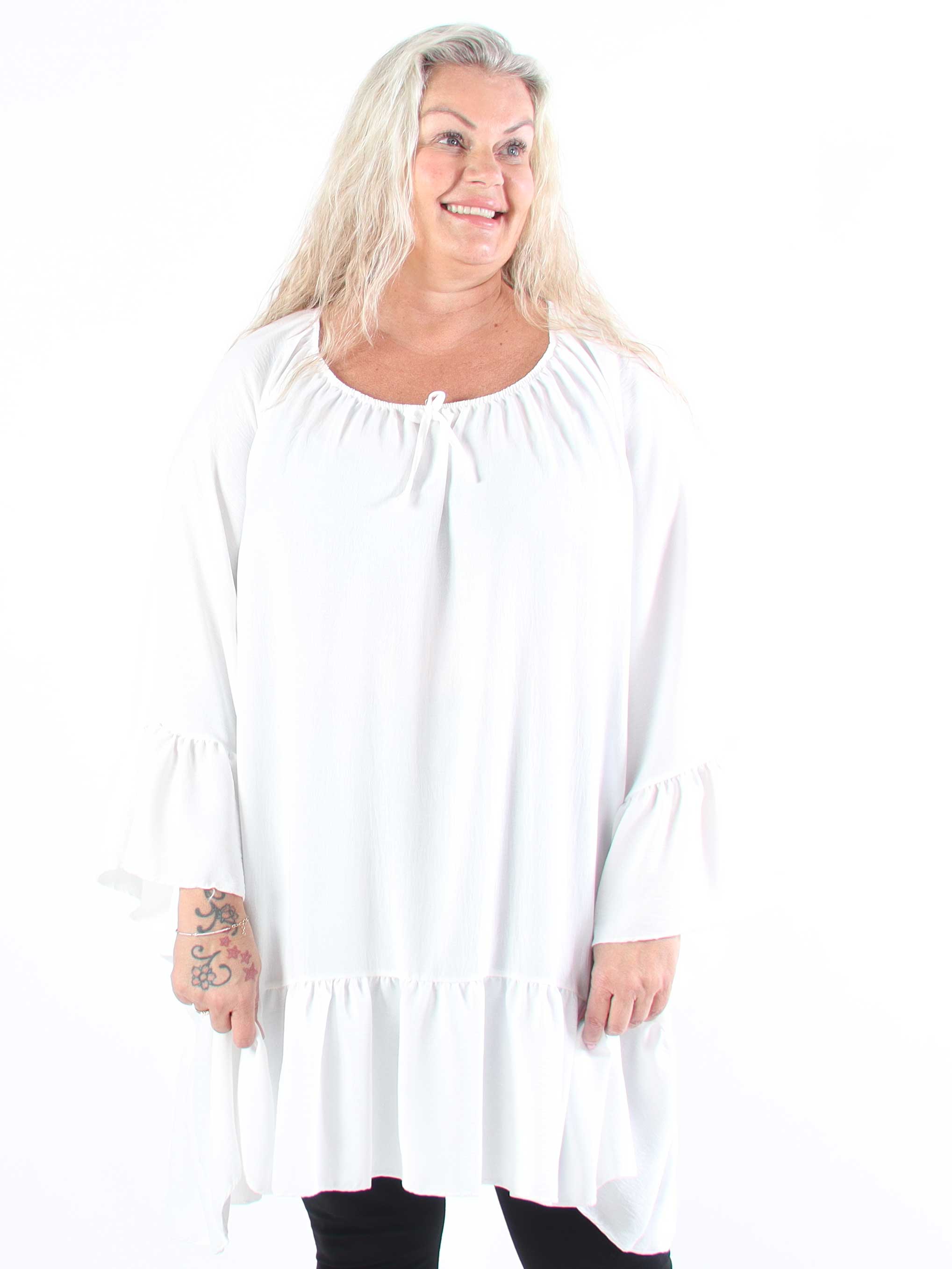 Alicia - Tunikaklänning i plus size med elastisk halsringning